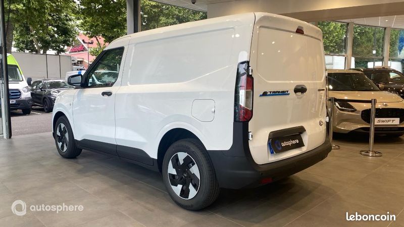 Ford Transit Courier Véhicule utilitaire ou Société Electrique 100 kW 136ch batterie 54 kWh Trend (image 7)