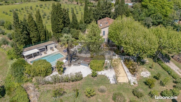 Maison 7 pièces 211 m²