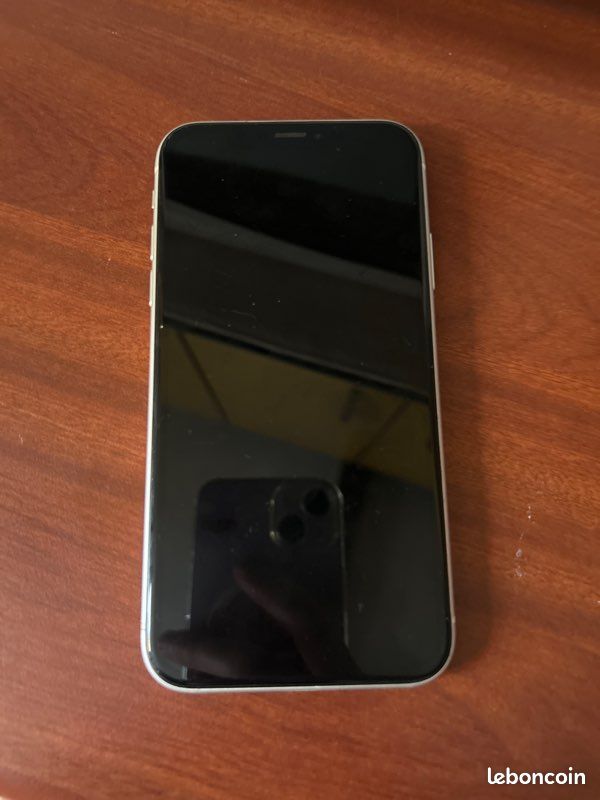 IPhone XR blanc (image 1)
