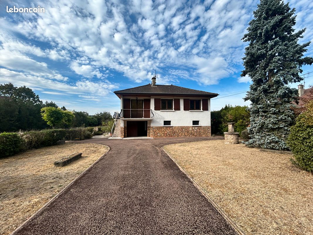Maison 5 pièces 207 m² · à Serrières-de-Briord · 207 m² · 230 000 €
