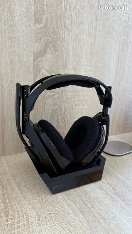 ASTRO Gaming - ASTRO - Station de base sans fil A50 pour PlayStation 4/PC - PS4 GEN4