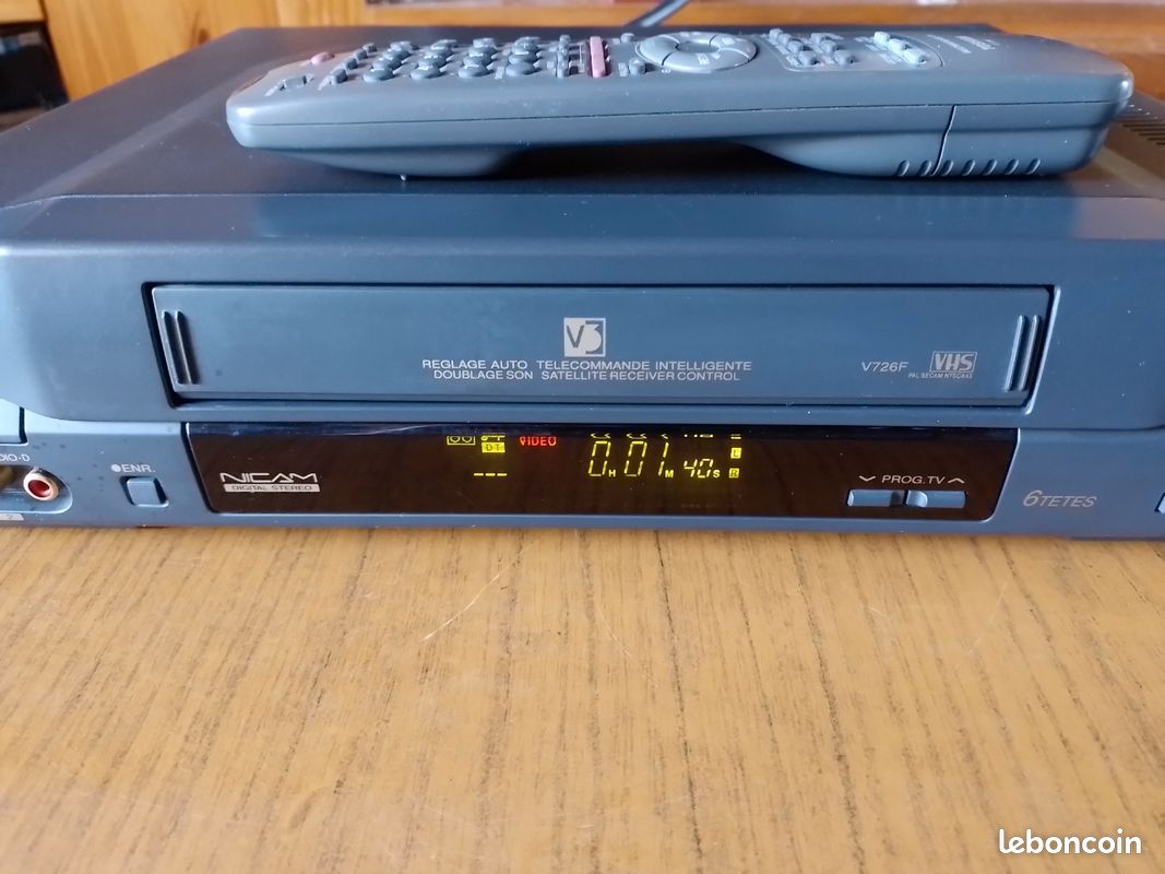 Magnétoscope INTERNATIONAL 612 VHS - Photo, audio & vidéo