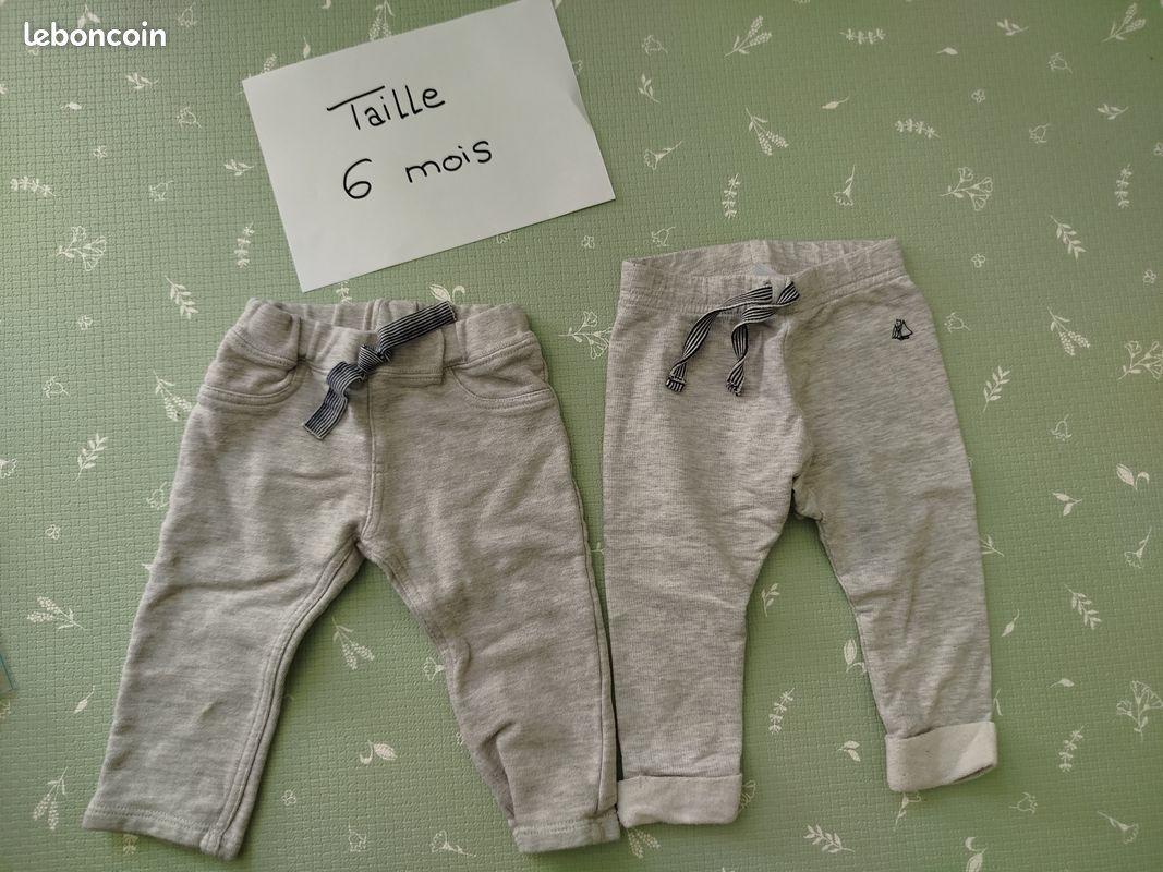 Lot 2 joggings Petit Bateau 6 mois (image 1)