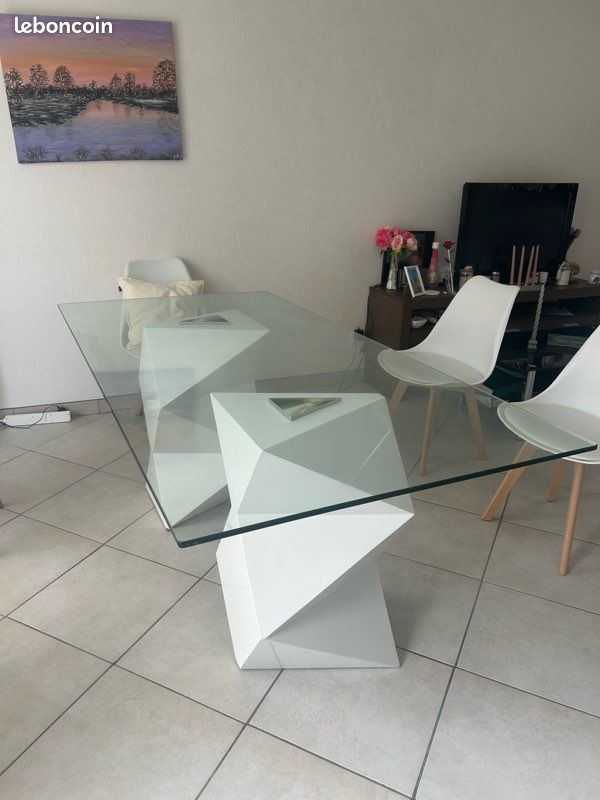 Table de salle à manger design - plateau verre trempé & pieds sculpturaux (image 3)