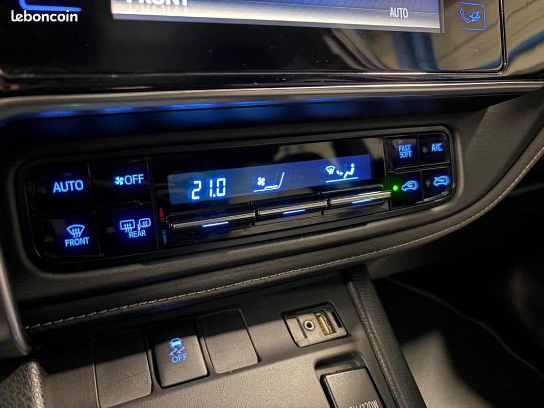 Toyota AURIS 1.8 HYBRID 136ch collection CAMERA DE RECUL - GPS - BLUETOOTH (image 15)