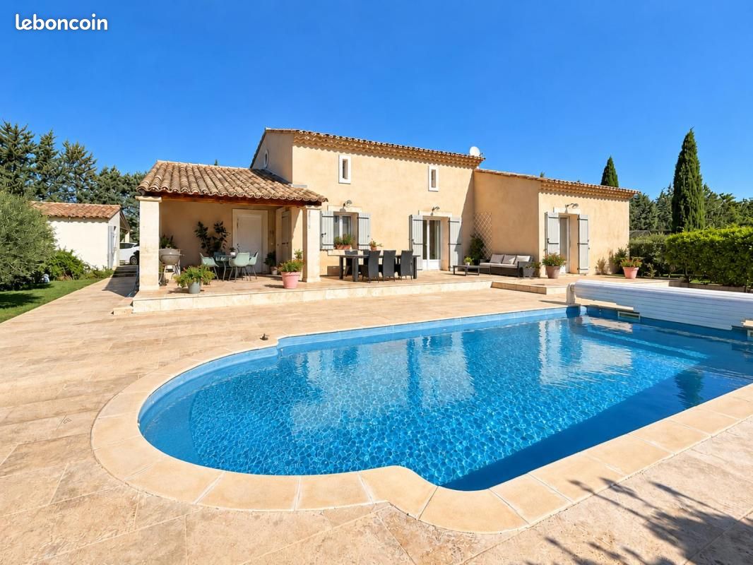 Maison 5 pièces 170 m² · à Saint-Martin-de-Crau · 170 m² · 535 500 €