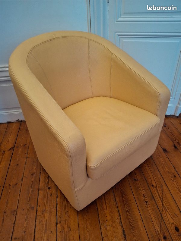 Fauteuil en cuir vanille (image 1)