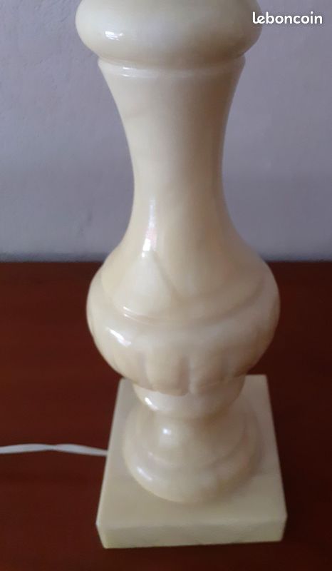 Tres beau pied de lampe en albatre (image 2)