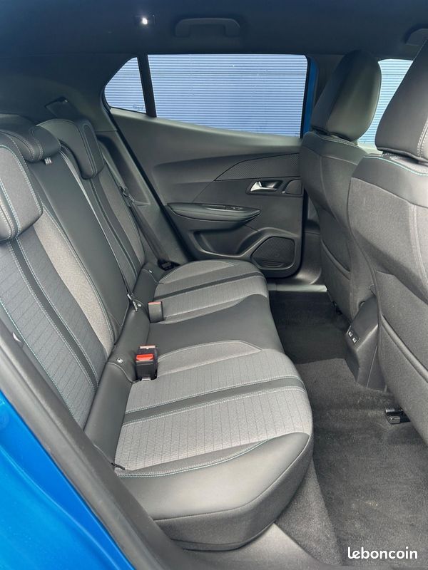 Peugeot 2008 (2) BLUEHDI 130 EAT8 ALLURE PACK (image 12)