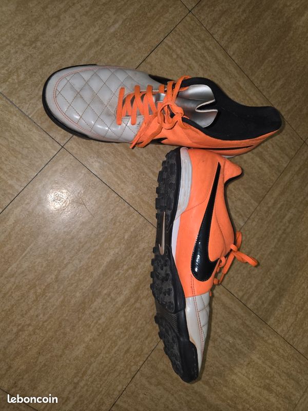 Lot 2 Paires Nike Football / Urban Taille 47.5 (Rare - Grande Taille) - Bon État (image 1)
