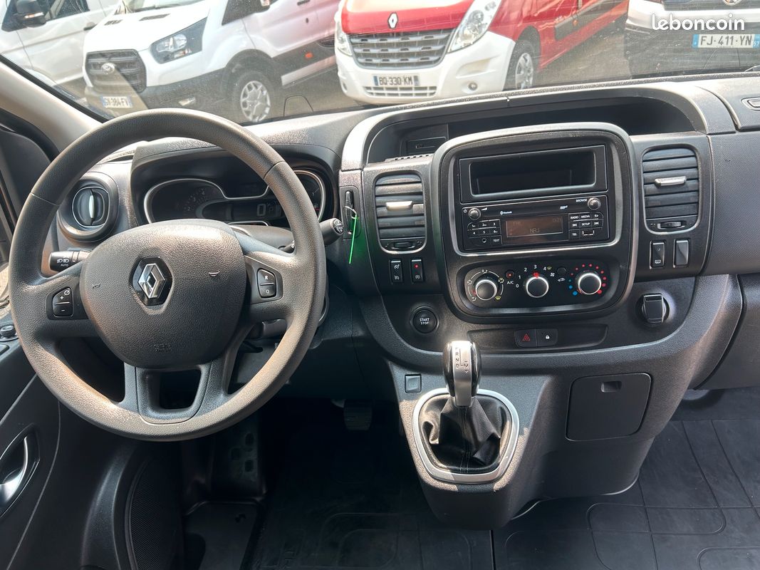 Renault Trafic 2.0 DCI 145ch EDC Boite automatique 1200Kg Fourgon L2H1 Pack Grand Confort Cabine Approfondie 5 Places rabattables Gruau (image 9)