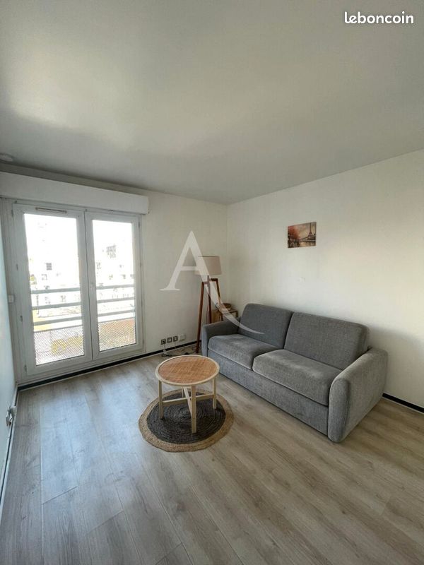 Appartement 1 pièce 17 m² · à Le Kremlin-Bicêtre · 17 m² · 800 €/mois