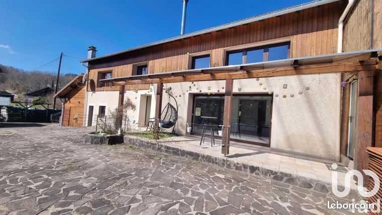 Propriété 7 pièces 210 m²