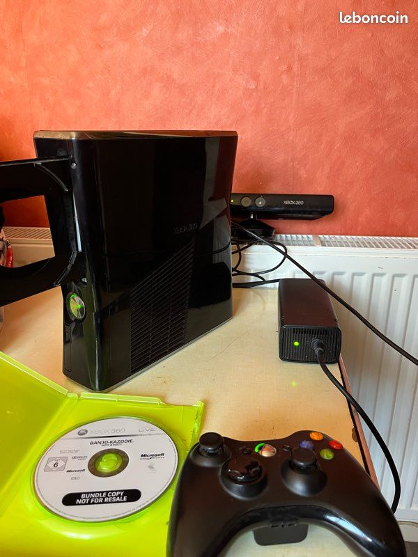Console Xbox 360 Microsoft (modèle 2009) D'occasion - Connectique HDMI