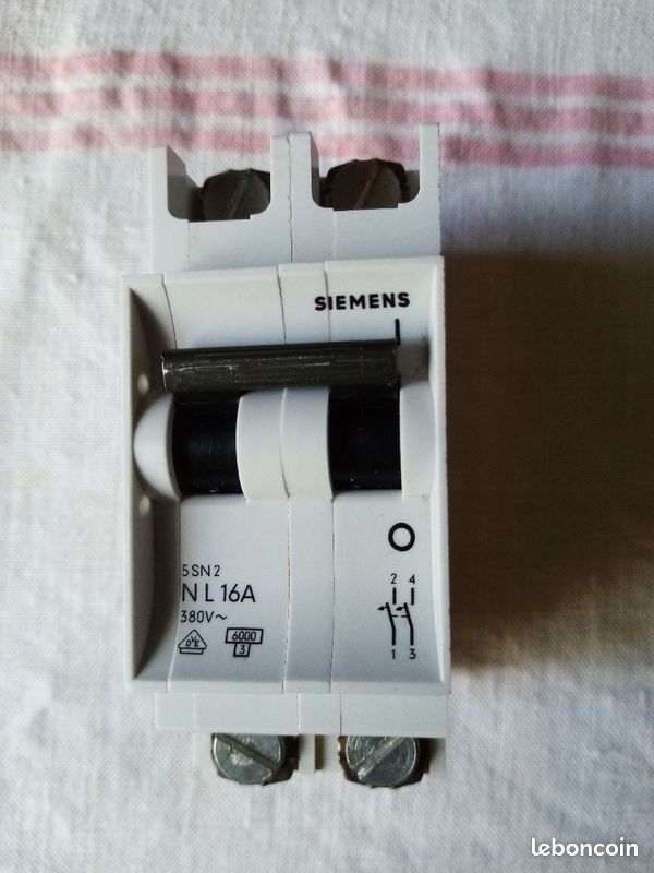 Disjoncteur bipolaire 16A SIEMENS neuf (image 3)