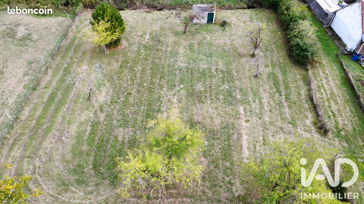 Terrain 1060 m² · à Chinon · 1 060 m² · 47 000 €