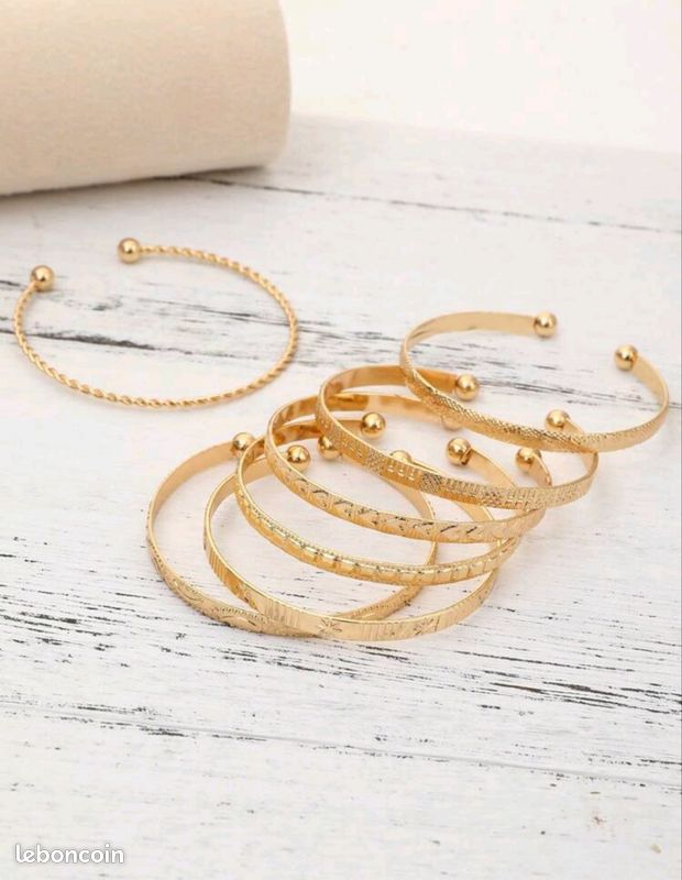 Lot De 6 Bracelets Femme En Alliage Doré – Style Jonc – Neuf Sans Emballage