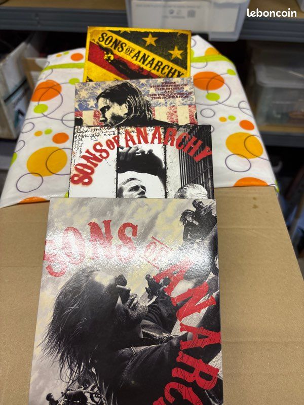 DVD sons of anarchi saison 1 à 4 (image 1)