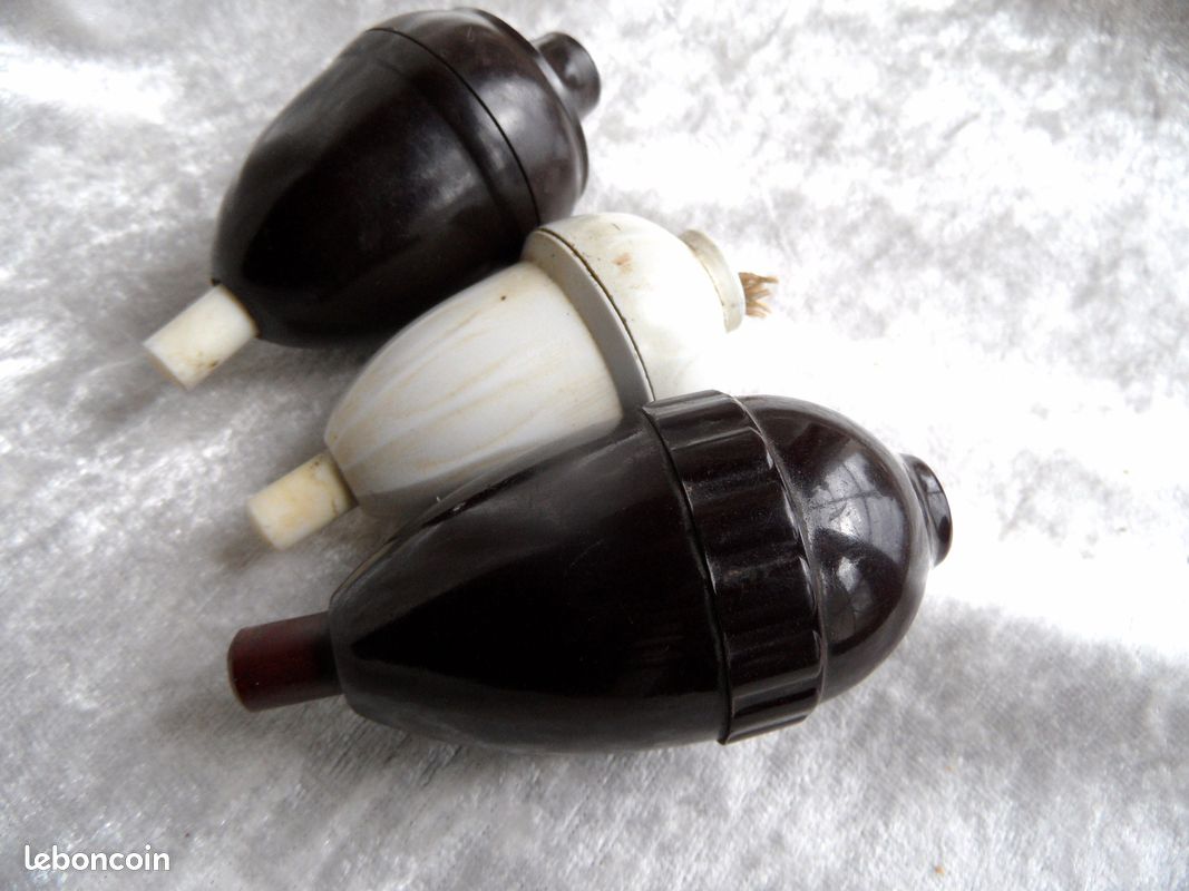 Poire électrique ancienne , lot de trois , bakélite (image 2)