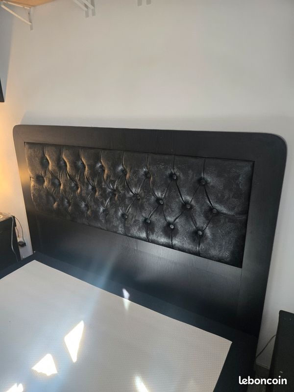 Lit (image 1)