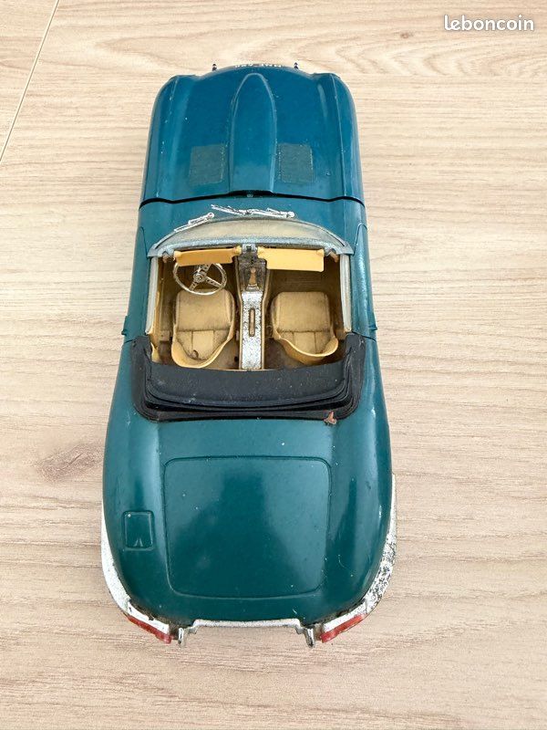 Voiture miniature Jaguar Type E (XK-E) 4.2L 1/16 – pour collection / restauration (image 4)