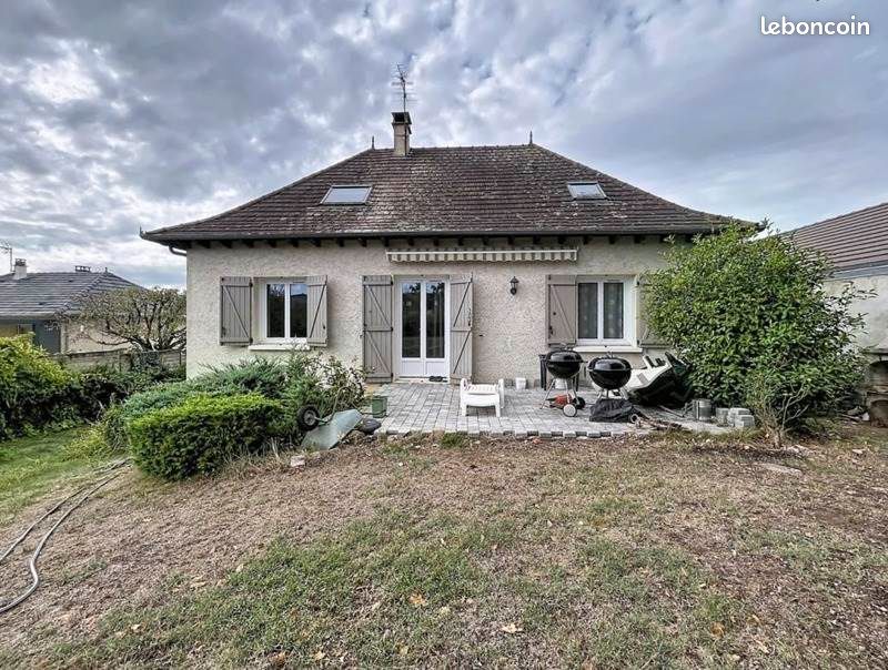 Maison 7 pièces 137 m² · à Larche · 137 m² · 225 000 €