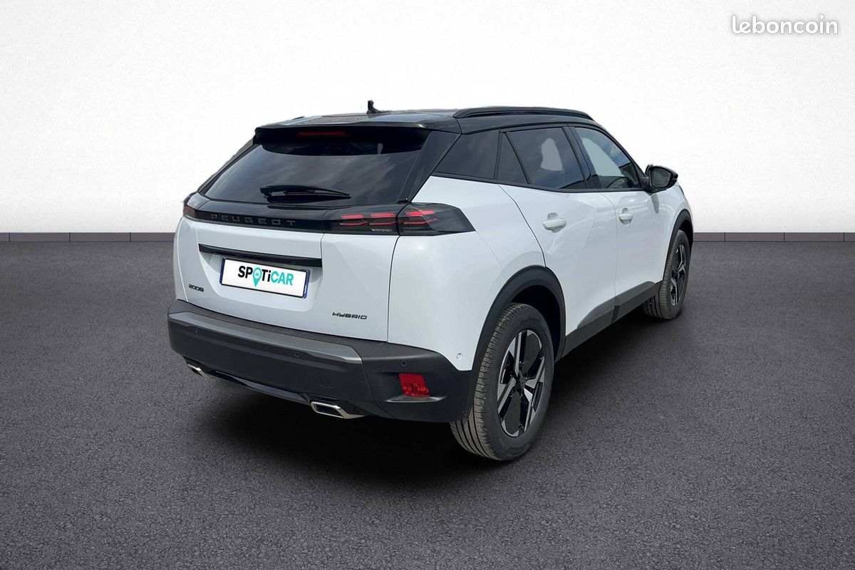 PEUGEOT 2008 Hybrid 145 e-DCS6 GT (image 6)