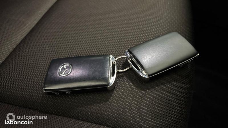 Mazda Mazda3 2.0 e-SKYACTIV-G M-Hybrid 122ch Business Executive BVA 2022 (image 16)