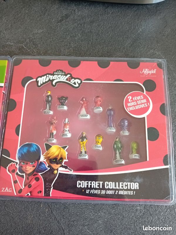 Coffret Collector de 10 Fèves + 1 Médium Miraculous 2025 - NEUF