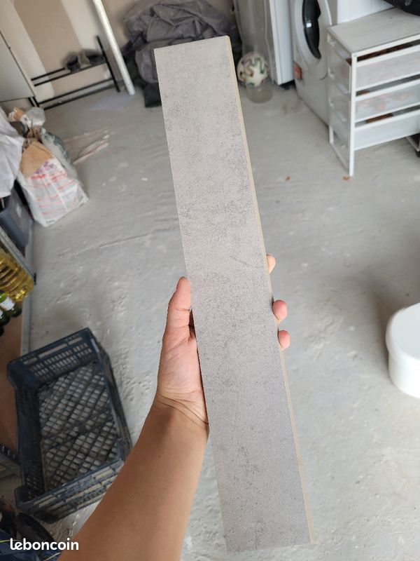 Plinthes grise (image 1)