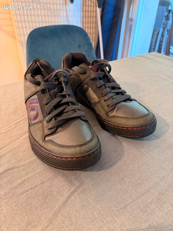 Chaussures Cyclisme Peloton Unisexe - Taille 44 - Noires - Portées Une Fois