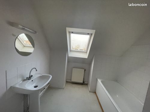 https://img.leboncoin.fr/api/v1/lbcpb1/images/38/f3/51/38f351e6c4cd589b3ae8a79000d1ad419b76b7b3.jpg?rule=ad-image