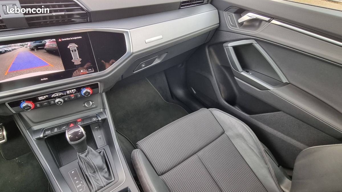 AUDI Q3 45 TFSIe 245 ch S tronic 6 S line (image 22)
