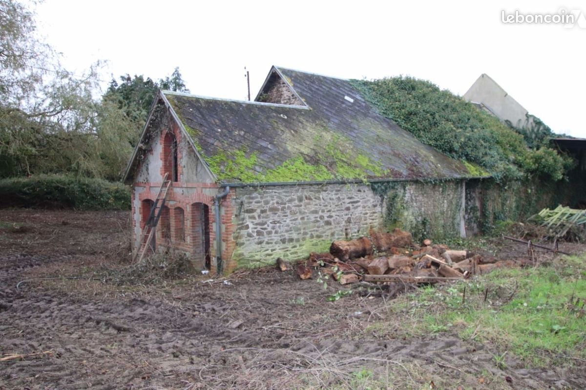 Terrain 1396 m² · à Condé-sur-Vire · 1 396 m² · 47 700 €