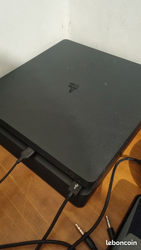 Ps4 slim + Modern Warfare (image 1)