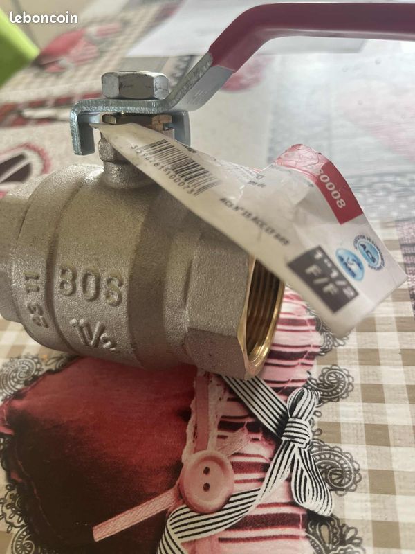 Vanne pour eau 1pouces et demi (image 1)