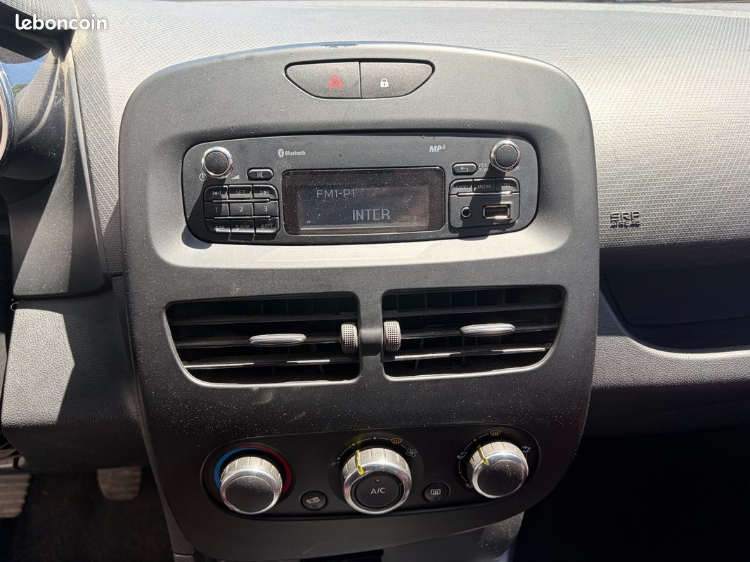 RENAULT CLIO IV SOCIETE 1.5 dCi 75 CV ENERGY + CLIMATISATION + BLUETOOTH + RÉGULATEUR ET LIMITEUR DE VITESSE (image 18)