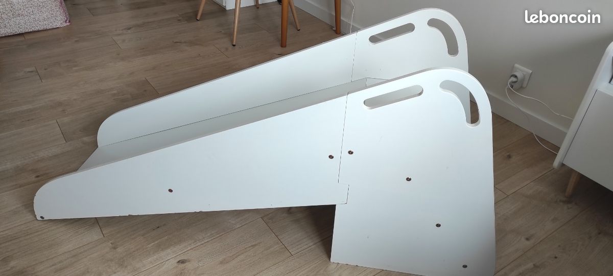 Toboggan intérieur en bois blanc (image 1)