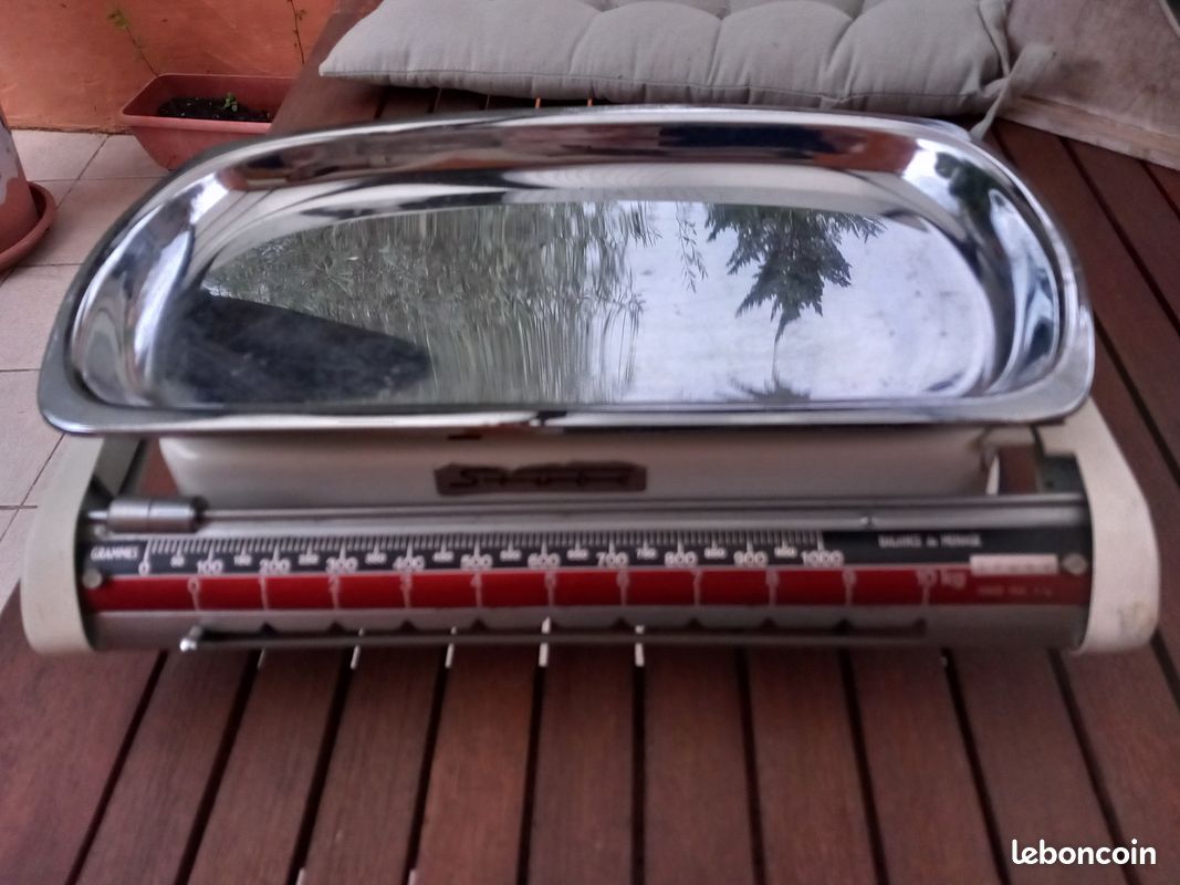 Vieille Balance De Ménage Record Des Années 50/60 – Vintage Et Fonctionnelle