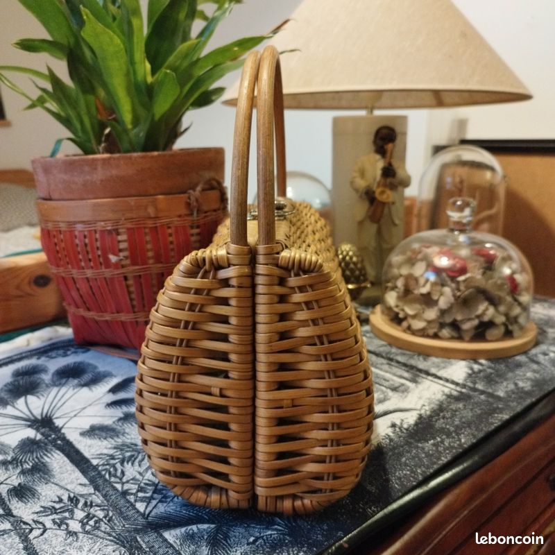 Ancien Panier De Pêche En Osier Et Cuir – Vintage British Hong Kong – Pochettes Et Sangle