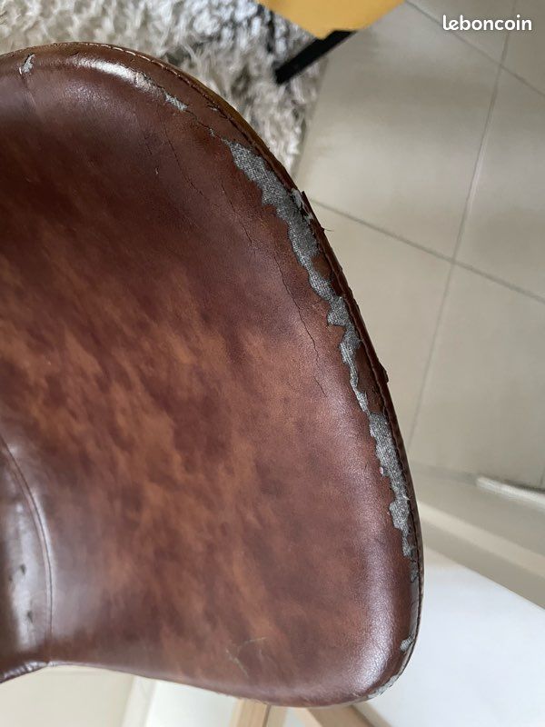 Jolie chaise similicuir (image 2)