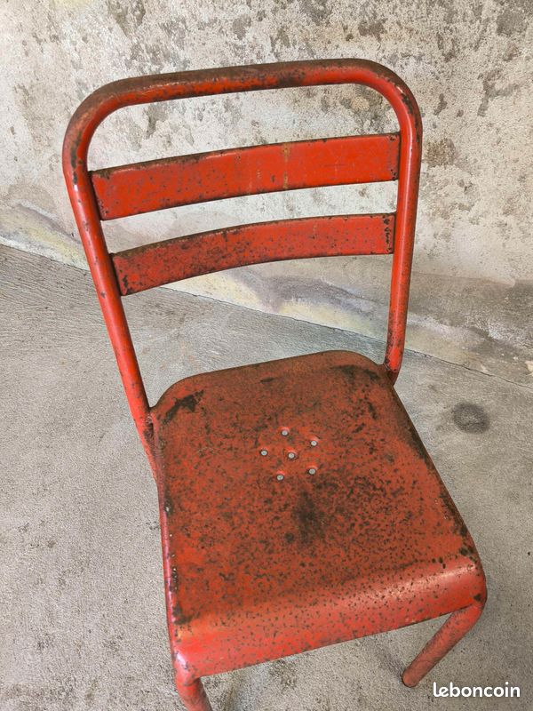 Chaise bistrot vintage en métal (image 7)
