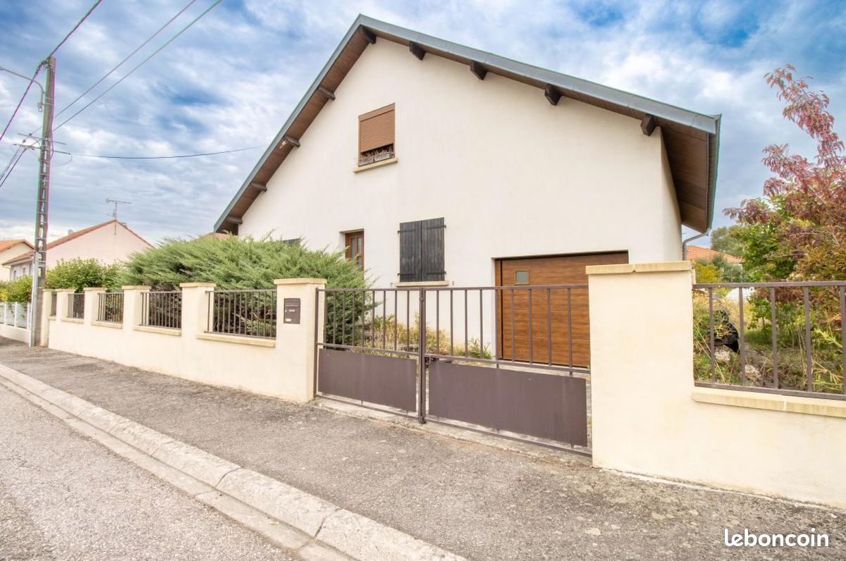 Maison 5 pièces 104 m² · à Saint-Clément · 104 m² · 143 000 €