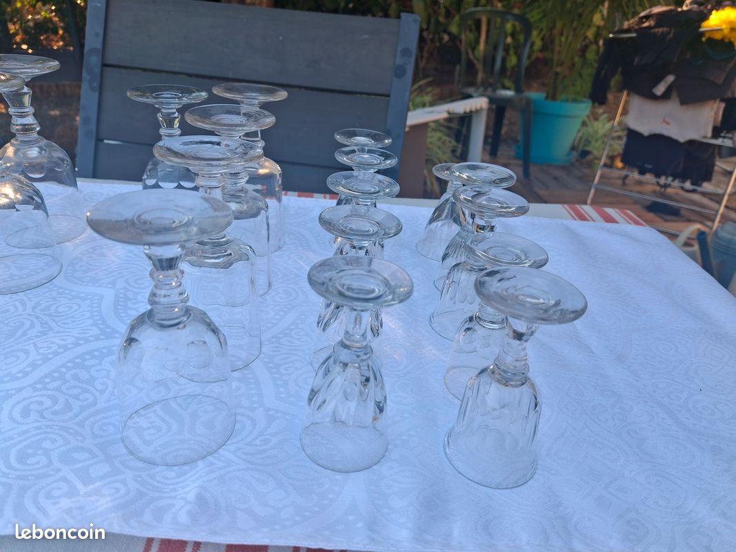 Vends lot verres à pied anciens 10 petits 5 moyens 11 grands (image 1)