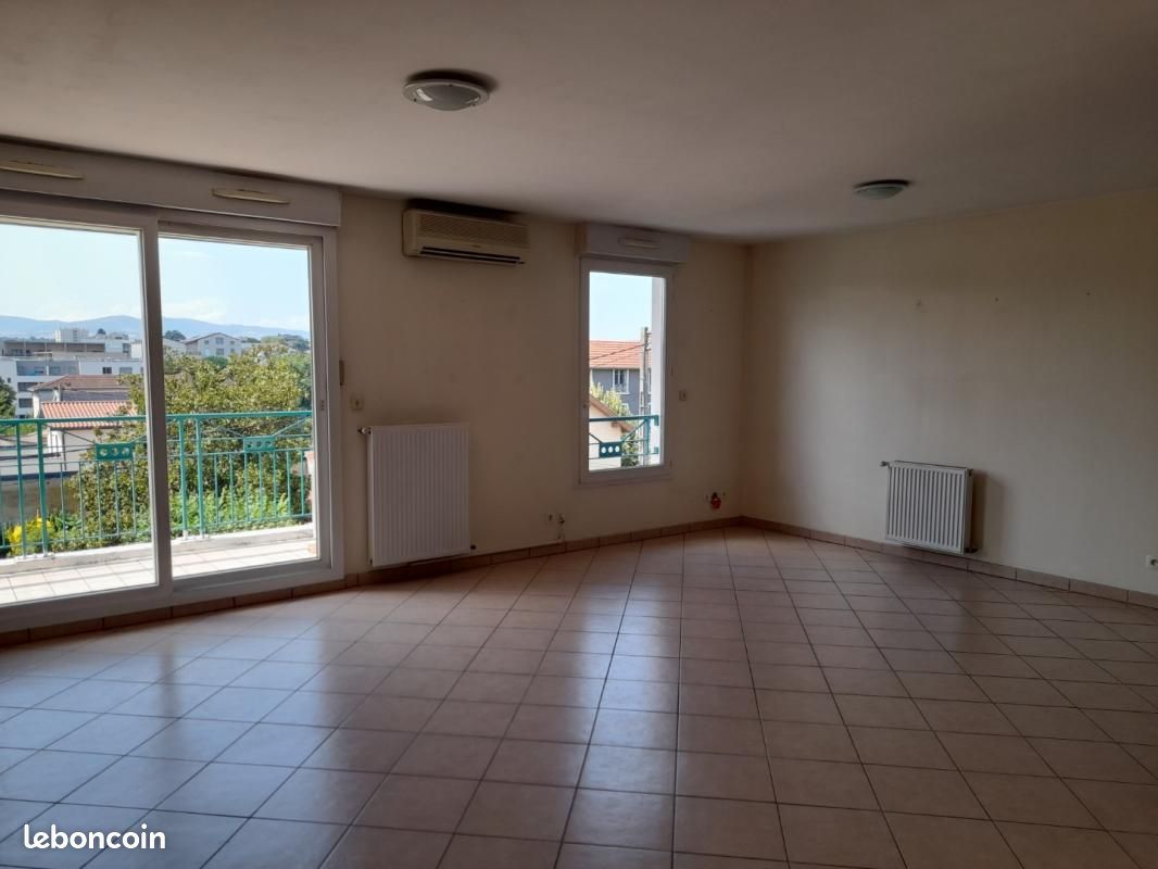 Appartement 3 pièces 89 m² · à Villefranche-sur-Saône · 89 m² · 1 000 €/mois