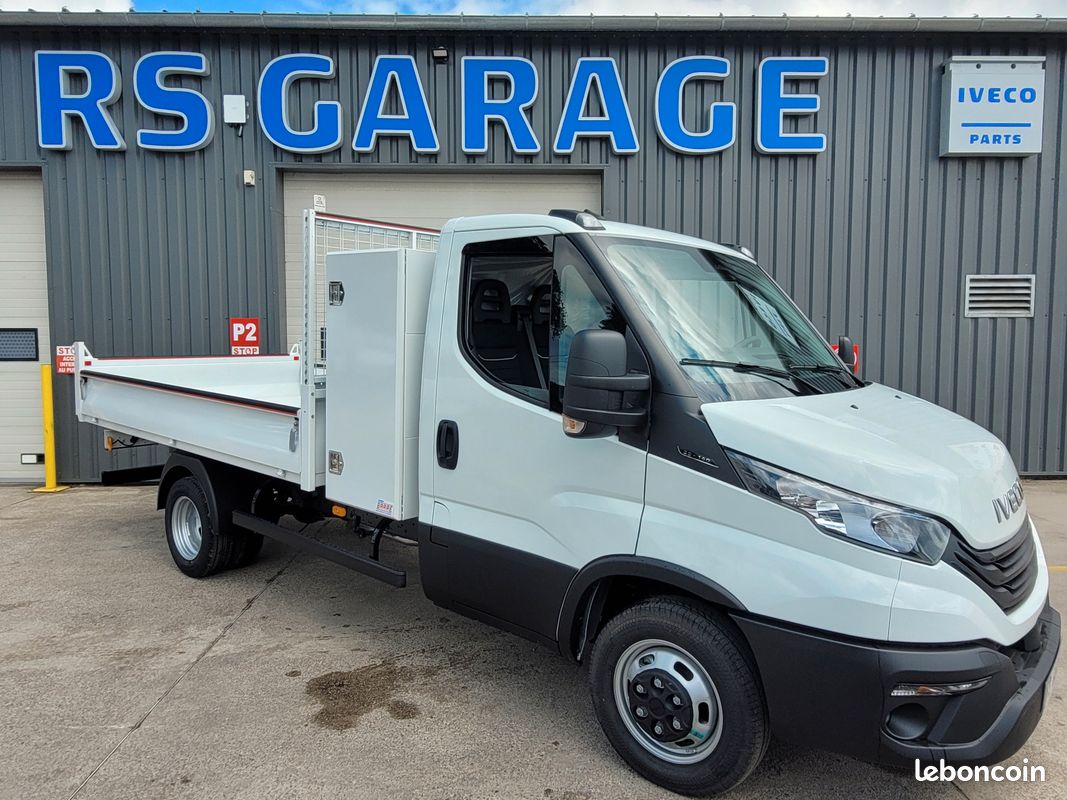 IVECO DAILY 35C14 SIMPLE CABINE BENNE COFFRE 03 PLACES comme NEUF avec ATTELAGE + CAMÉRA RECUL + SIÈGE CHAUFFEUR SUSPENDU + SUSPENSION RENFORCÉE 13 LAMES / GARANTIE 24 MOIS ( Prix de Vente 39 990 HT ) (image 15)