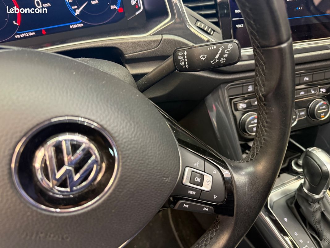 VOLKSWAGEN T-ROC 1.5 TSI 150 EVO Start/Stop DSG7 Carat Exclusive / Entretien Exclusif Volkswagen / Toit Ouvrant (image 27)