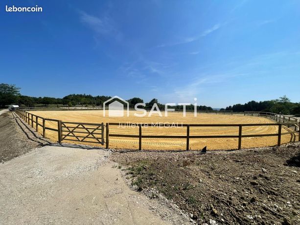 Propriété 11 pièces 296 m²