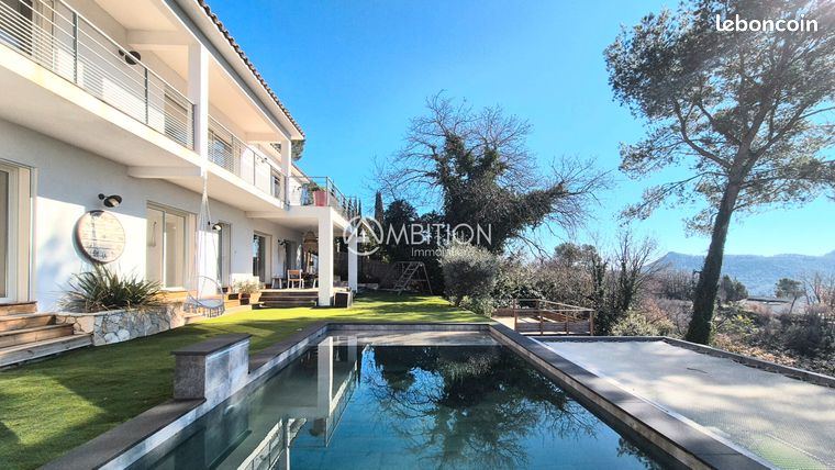 Villa 6 pièces 190 m²