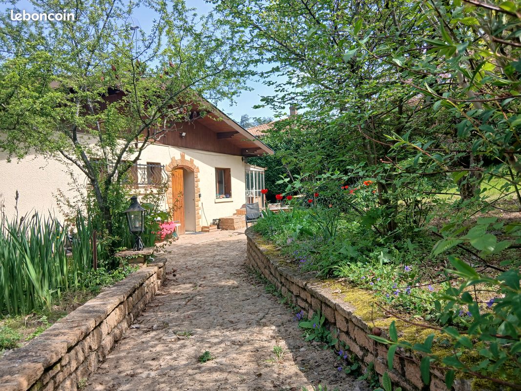 Saint-Romain-au-Mont-d'Or. 4 Chambres - Surface de 141 m² ...
